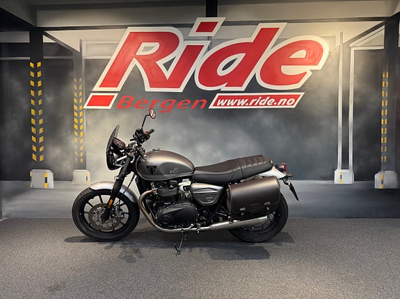 Triumph Street Twin 8 of 14