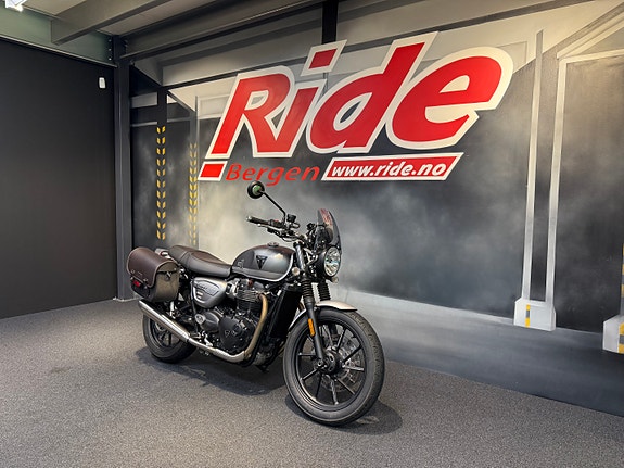 Triumph Street Twin 2 of 14