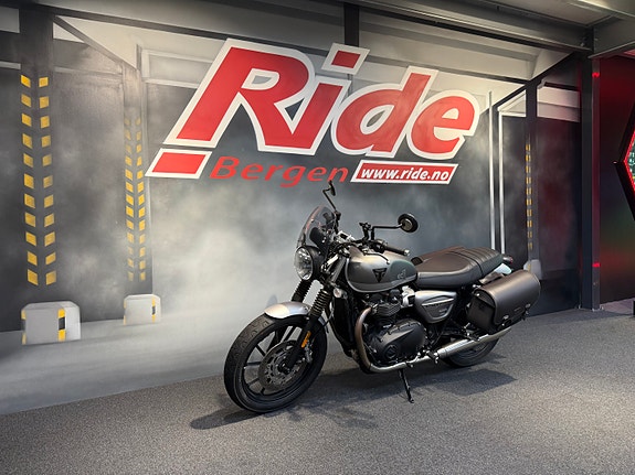 Triumph Street Twin 9 of 14