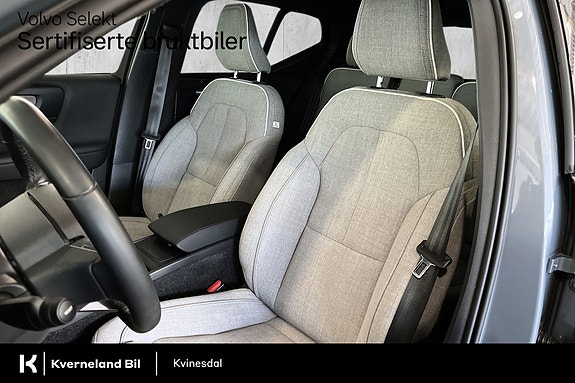 Volvo XC40 16 of 29