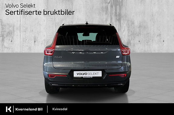 Volvo XC40 8 of 29