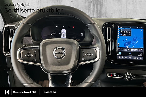 Volvo XC40 13 of 29