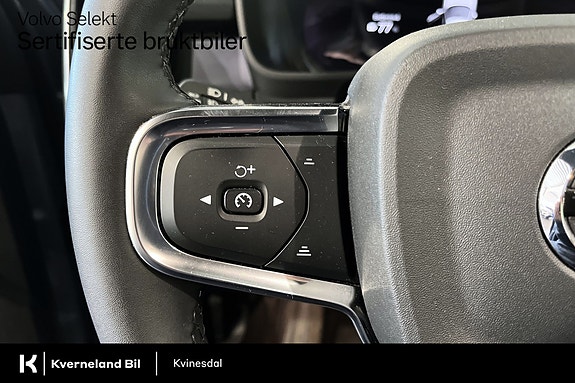 Volvo XC40 14 of 29