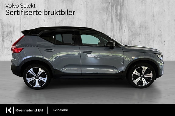 Volvo XC40 4 of 29
