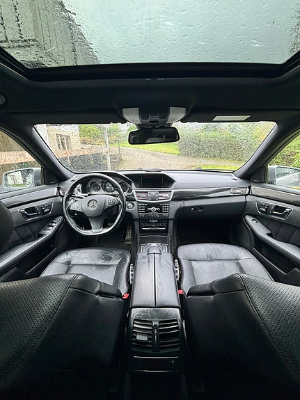 Mercedes-Benz E350 d 2 of 6