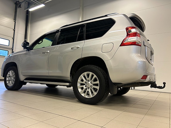 Toyota Land Cruiser 16 of 30