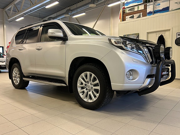 Toyota Land Cruiser 12 of 30