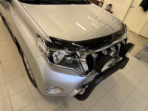 Toyota Land Cruiser 11 of 30