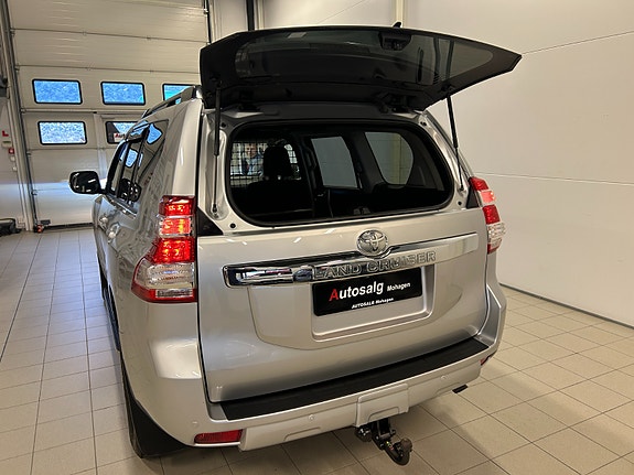 Toyota Land Cruiser 22 of 30