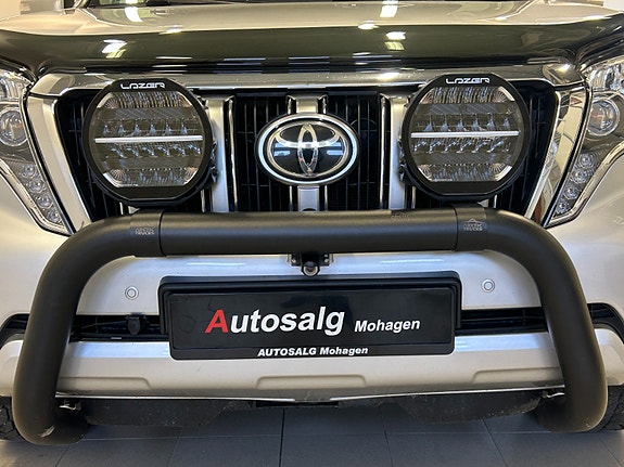 Toyota Land Cruiser 8 of 30