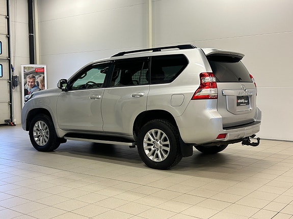 Toyota Land Cruiser 17 of 30