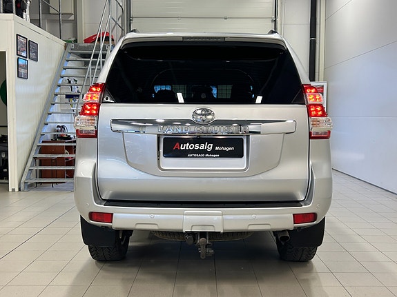 Toyota Land Cruiser 14 of 30