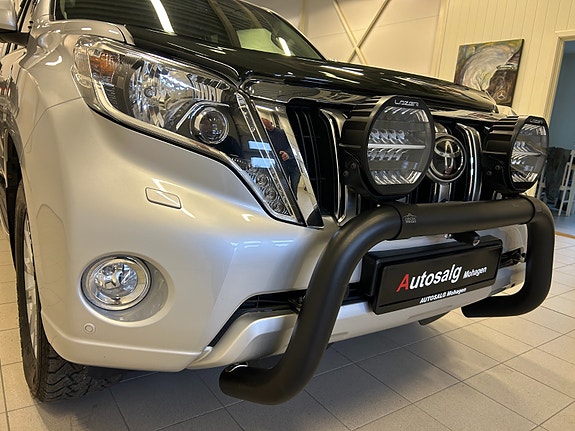 Toyota Land Cruiser 10 of 30