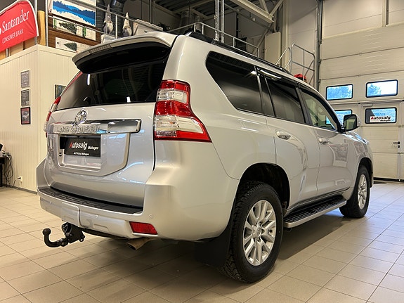 Toyota Land Cruiser 13 of 30