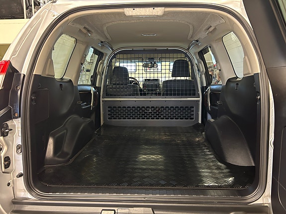 Toyota Land Cruiser 25 of 30