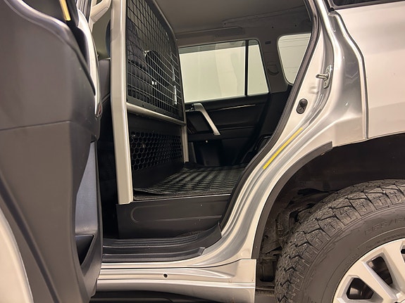 Toyota Land Cruiser 21 of 30