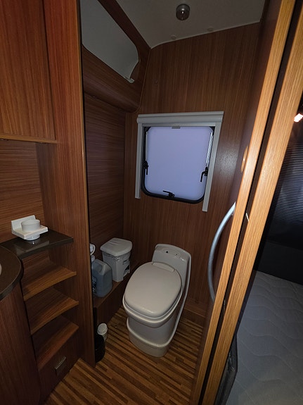 Adria Adora 613HT 19 of 29