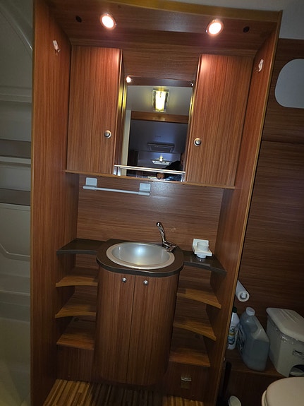 Adria Adora 613HT 20 of 29