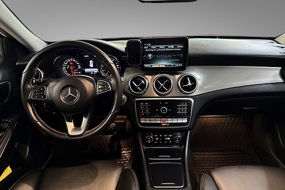 Mercedes-Benz GLA220 d 13 of 19