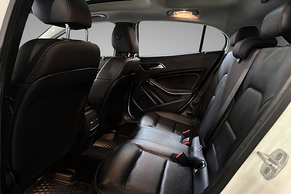 Mercedes-Benz GLA220 d 9 of 19