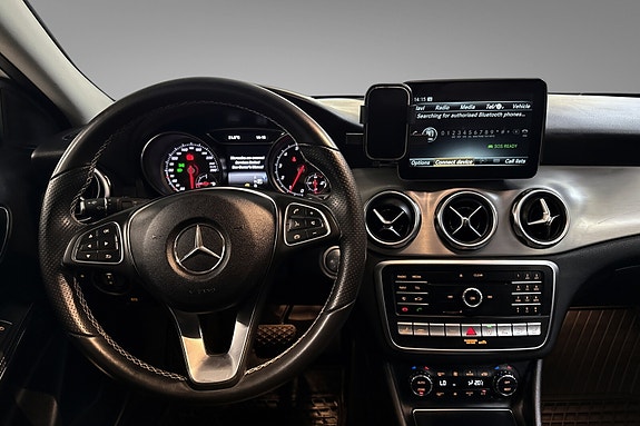 Mercedes-Benz GLA220 d 14 of 19