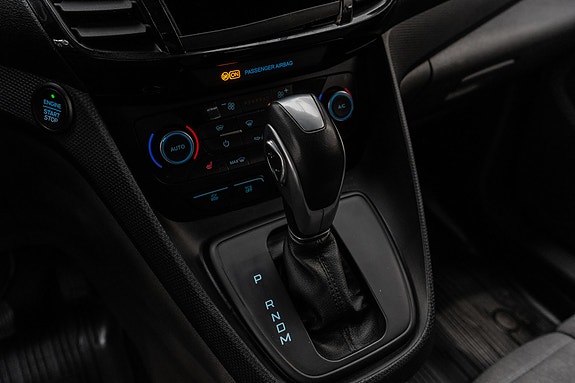 Ford Transit Connect 17 of 27