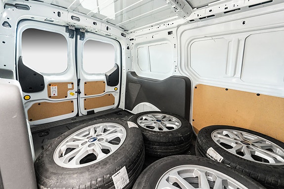 Ford Transit Connect 26 of 27