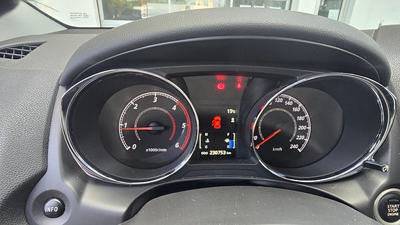 Mitsubishi ASX 8 of 17