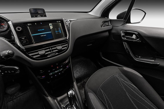 Peugeot 208 10 of 24