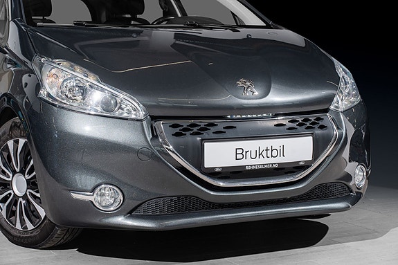 Peugeot 208 3 of 24