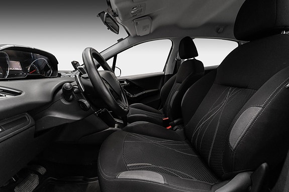 Peugeot 208 18 of 24