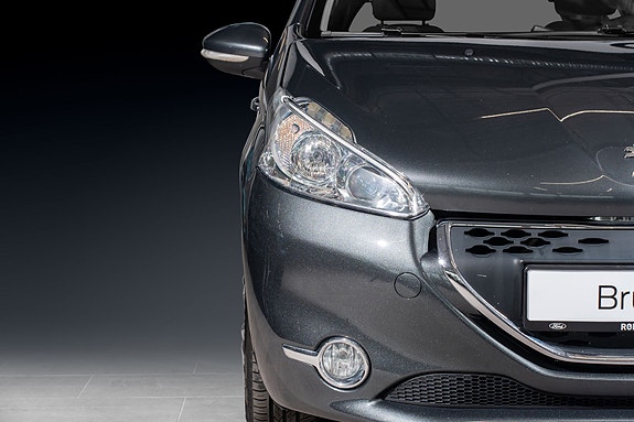Peugeot 208 4 of 24