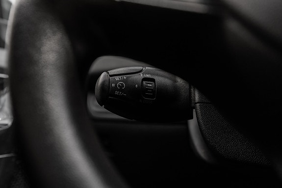 Peugeot 208 21 of 24