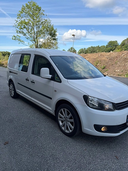 Volkswagen Caddy Maxi 2 of 11