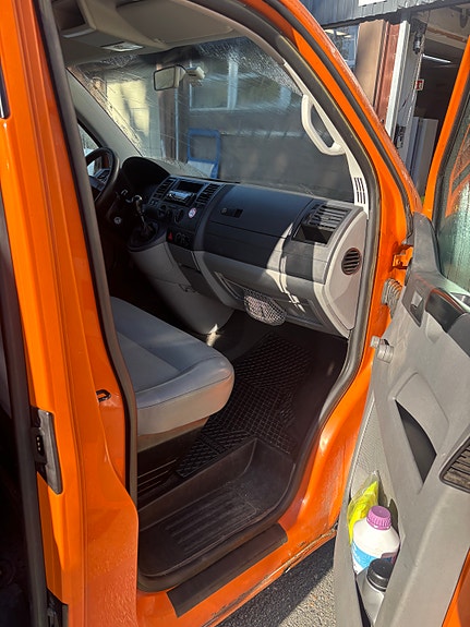 Volkswagen Transporter 14 of 16