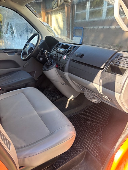 Volkswagen Transporter 13 of 16