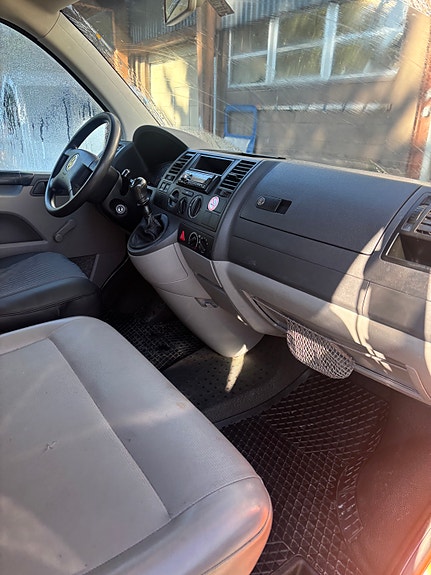 Volkswagen Transporter 15 of 16