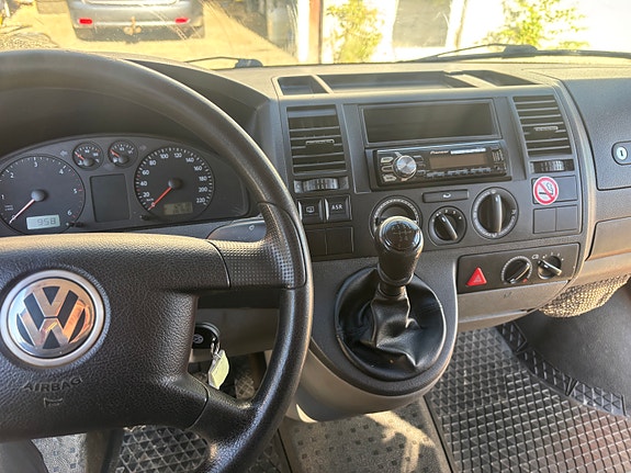 Volkswagen Transporter 8 of 16