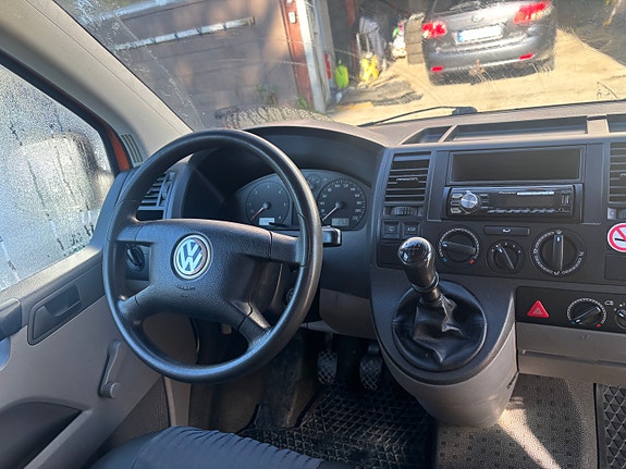 Volkswagen Transporter 6 of 16