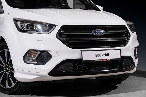 Ford Kuga 2 of 28