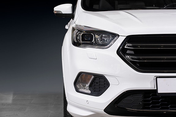 Ford Kuga 4 of 28