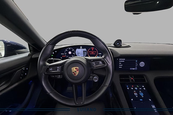 Porsche Taycan 10 of 27