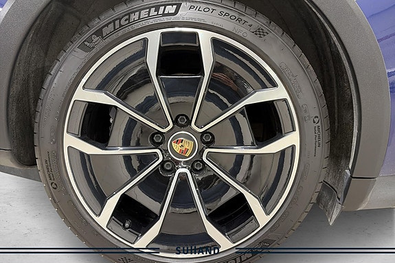 Porsche Taycan 23 of 27