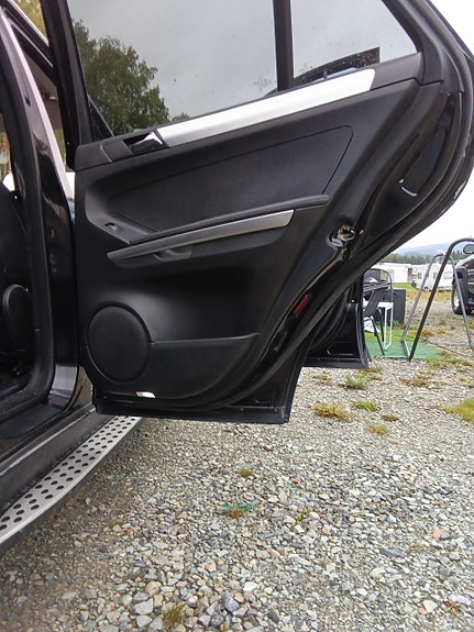 Mercedes-Benz ML320 11 of 19