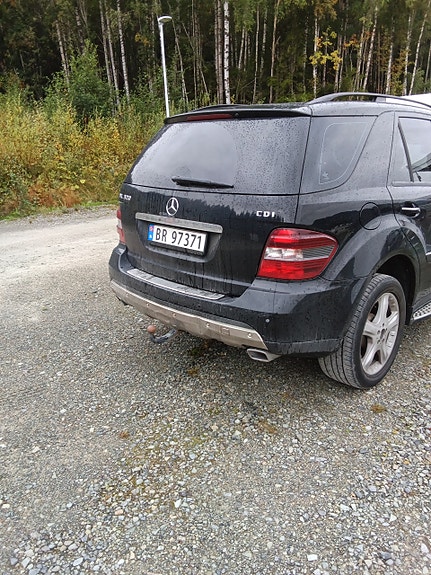 Mercedes-Benz ML320 7 of 19