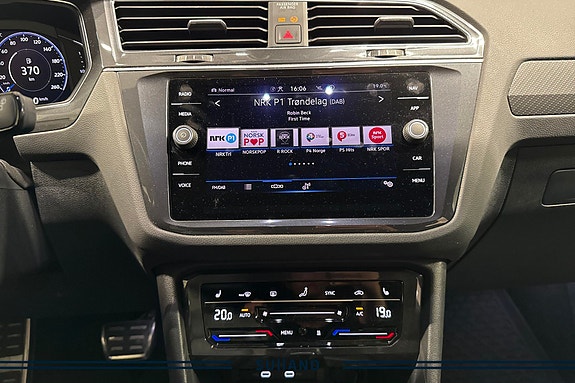 Volkswagen Tiguan 14 of 28