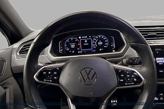 Volkswagen Tiguan 10 of 28