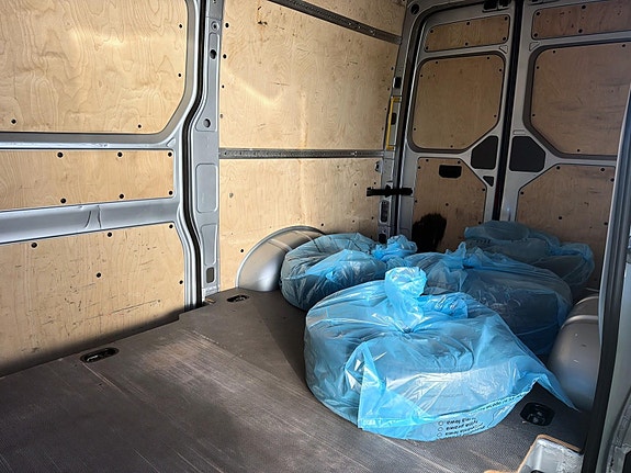 Volkswagen Crafter 11 of 19