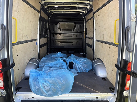 Volkswagen Crafter 15 of 19