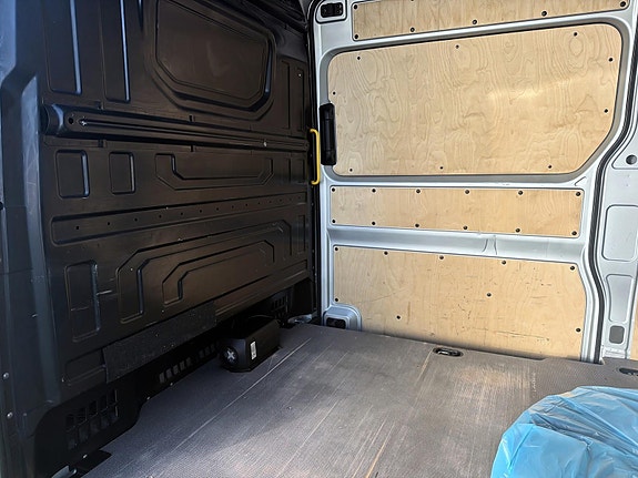 Volkswagen Crafter 12 of 19